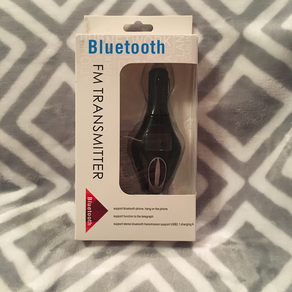 NWOT! Bluetooth FM Transmitter